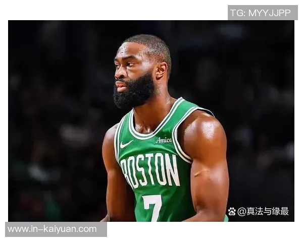 杰伦布朗首节表现平平仅得2分3投1中篮板助攻均有贡献
